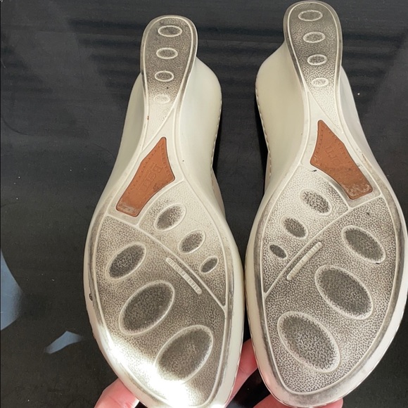 light colored wedge - Picture 6 of 8